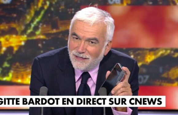 VIDÉO – Brigitte Bardot surprend Pascal Praud en direct : “Je suis tout ému !”